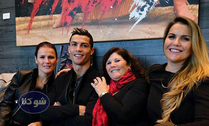 خانواده کریستیانو رونالدو,مادر کریس رونالدو,خواهر کریس رونالدو