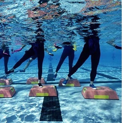 فواید راه رفتن در استخر